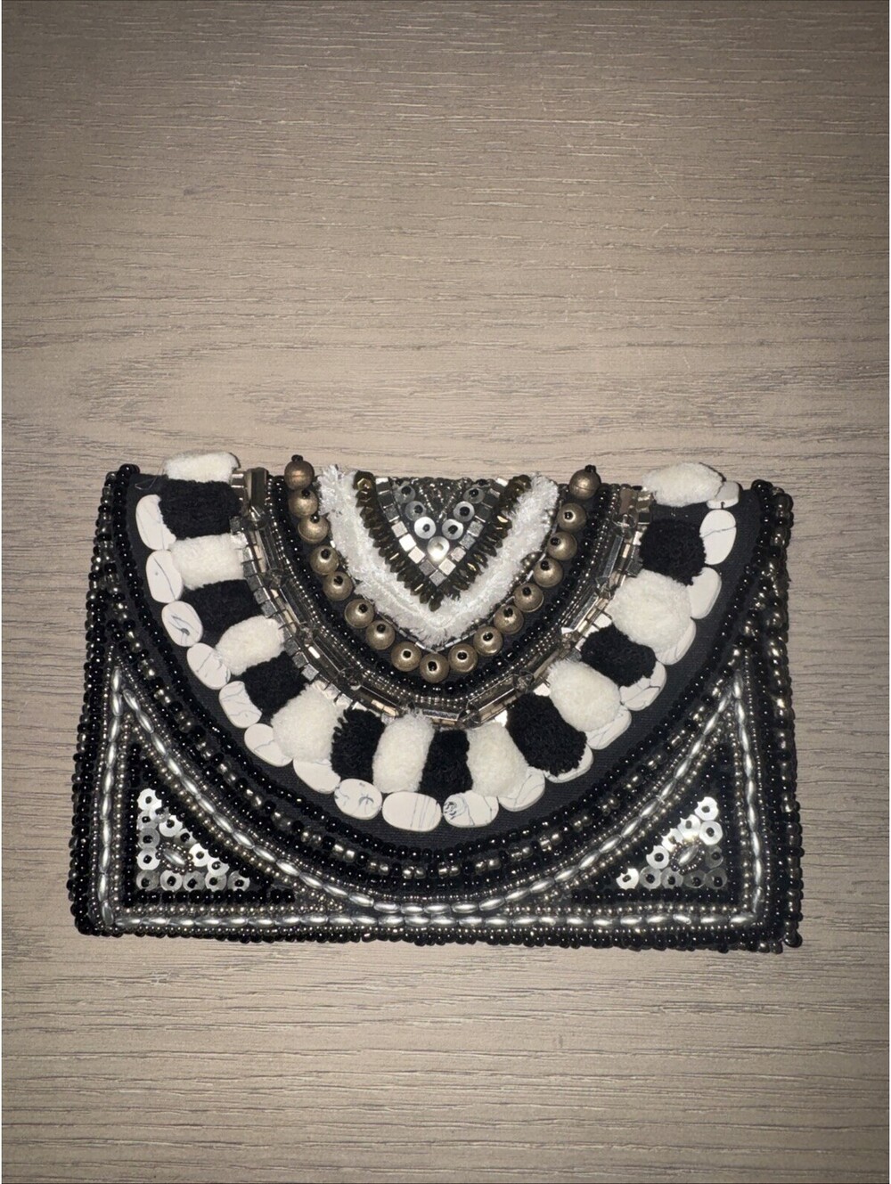 New Women’s Shiaraleah Chicago Handmade Embroidered/Beaded Clutch Black & White